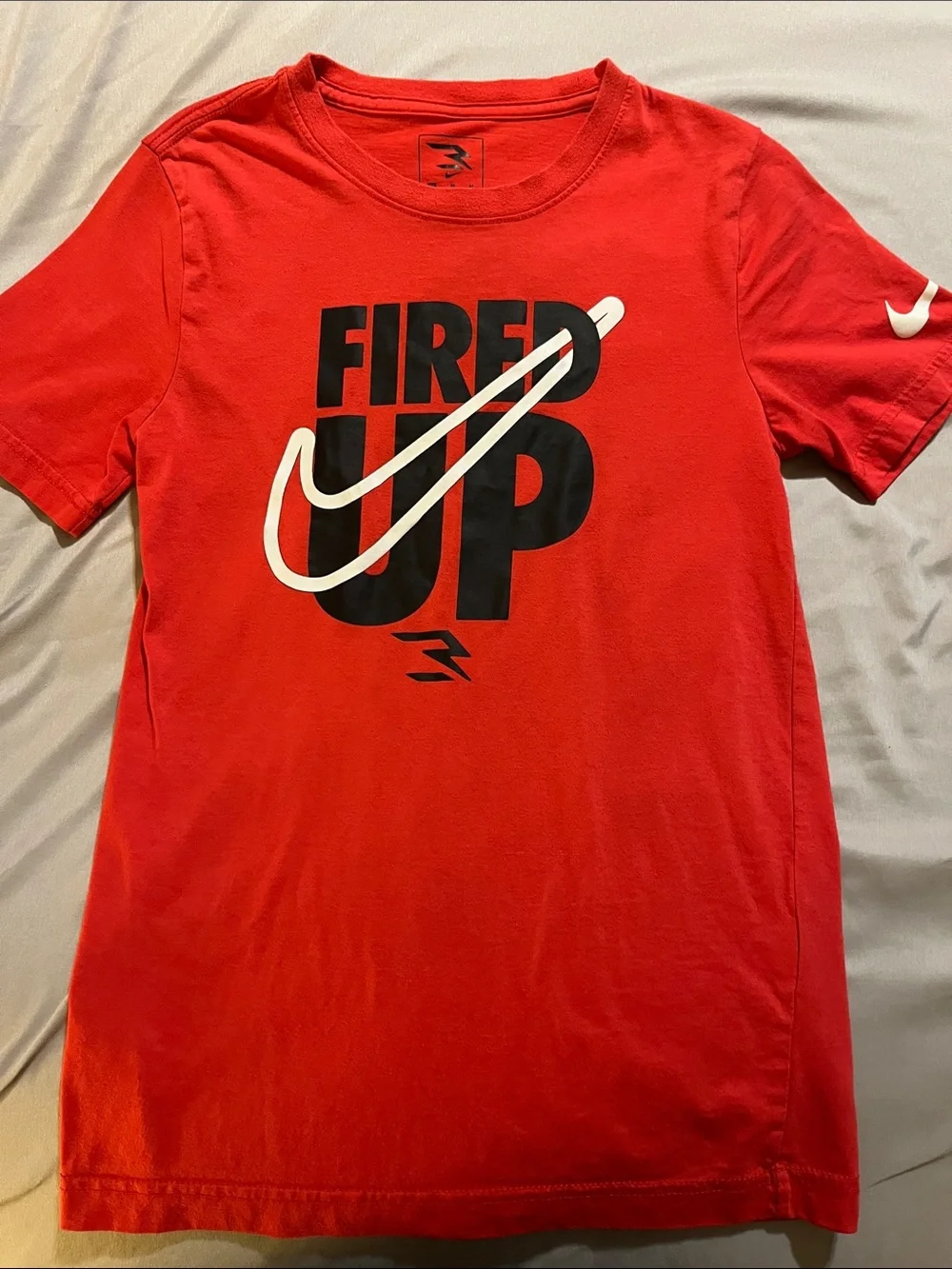 Nike Kids Short Sleeve and Long Sleeve Tees in Black and Red, Medium 10-12
